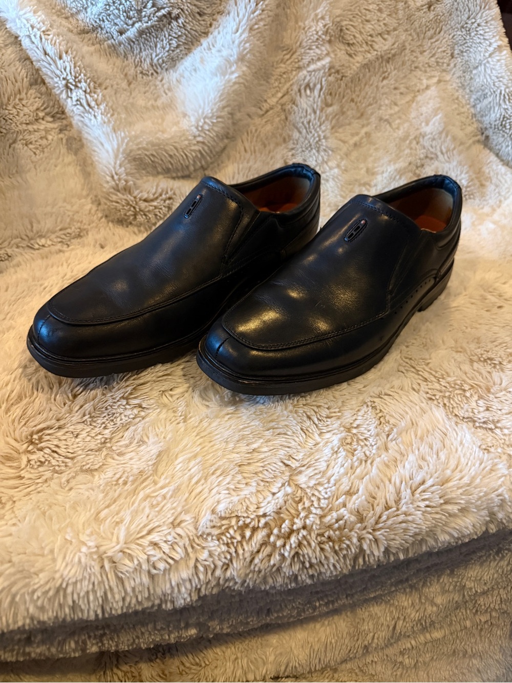 Clarks Men's Black Leather Slip-On Loafers